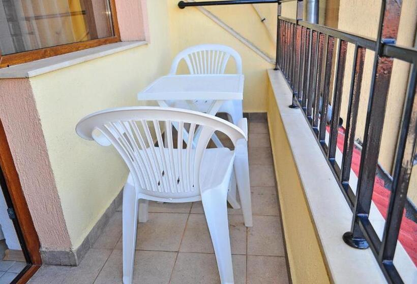 غرفة قياسية, Family Hotel Daf