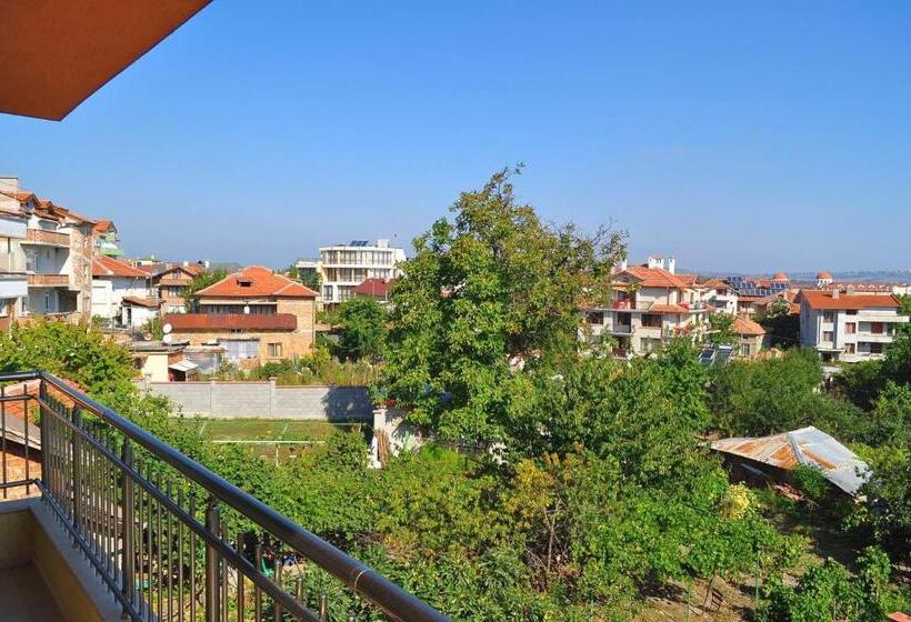 اتاق لوکس, Family Hotel Daf