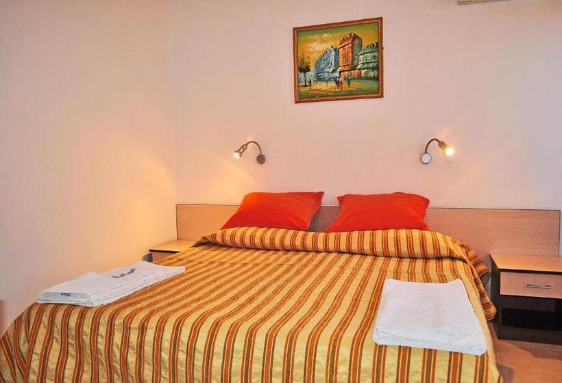 غرفة قياسية, Family Hotel Daf