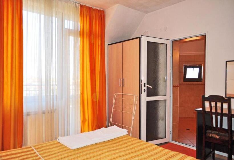 اتاق استاندارد, Family Hotel Daf