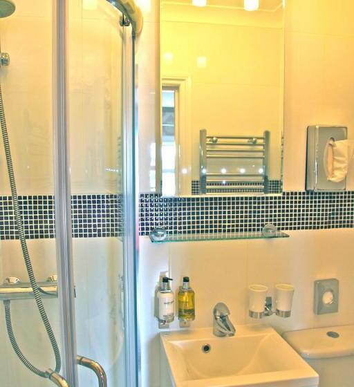 Студия Стандарт, Crompton Guest House
