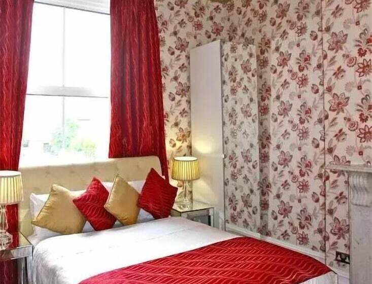Семейный Номер, Crompton Guest House