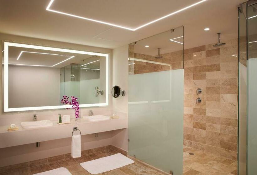 Suite Club, Dreams Sapphire Resort & Spa