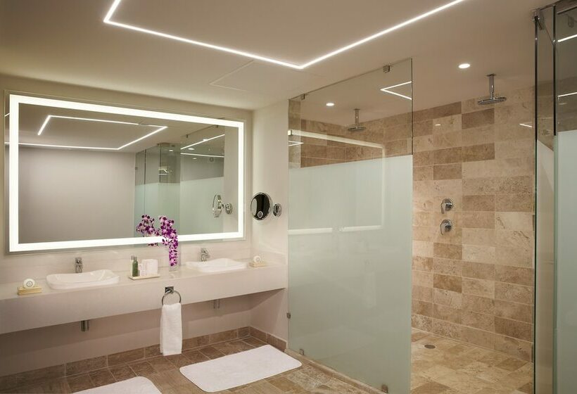 Suite Club, Dreams Sapphire Resort & Spa
