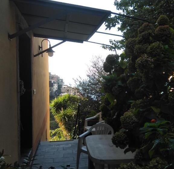 إستوديو قياسى مطل على البحر, Sole Terra Mare