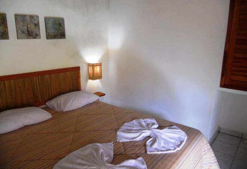 스탠다드 트리플 룸, Art Hotel Cristal De Igatu