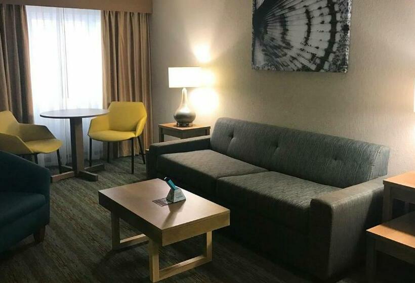 行政套房, Best Western Plus Atlantic Beach Resort