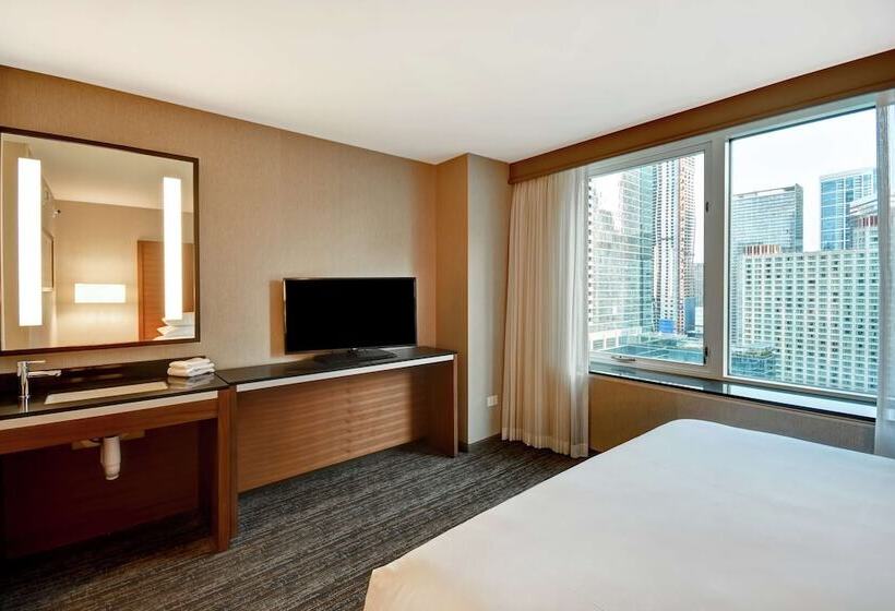 סוויטה, Embassy Suites By Hilton Chicago Downtown Magnificent Mile