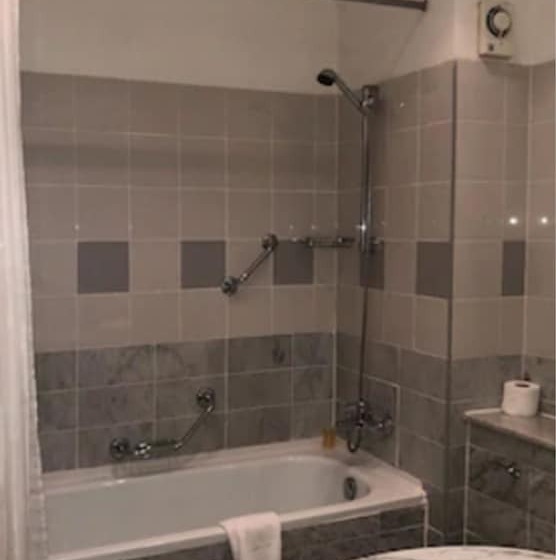 Номер Стандарт, Killarney Court