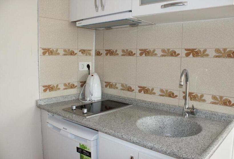 Трехместный Номер Deluxe Вид на Сад, Ede Apart Otel