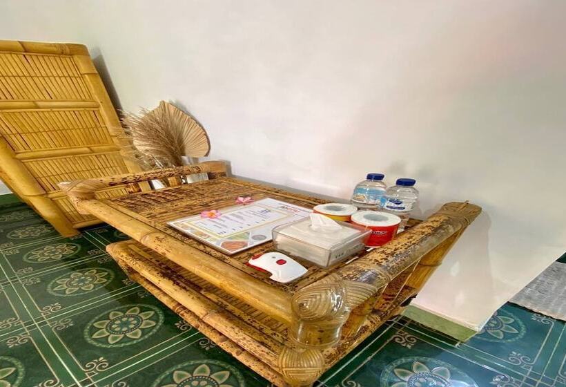 Номер Стандарт, Duyung Rooms & Resto Gerupuk
