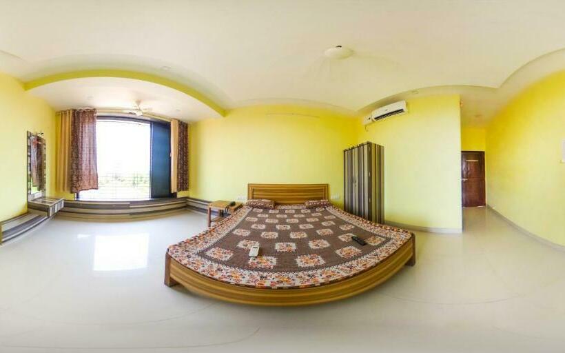 Номер Deluxe, Shreyas Guest House   Tatkare Villa