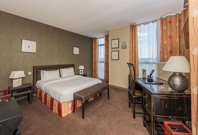 Люкс, Hostellerie Saint Vincent Beauvais Aeroport