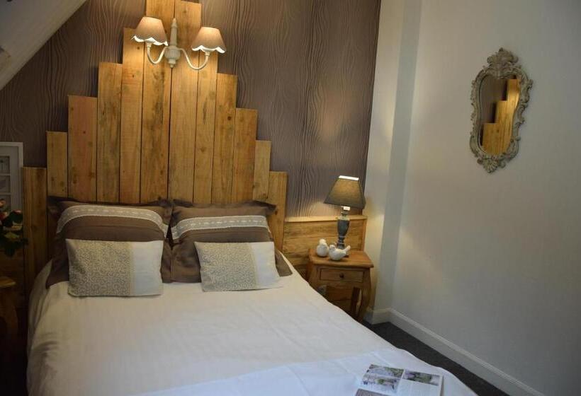Номер Стандарт, Le Petit Relais
