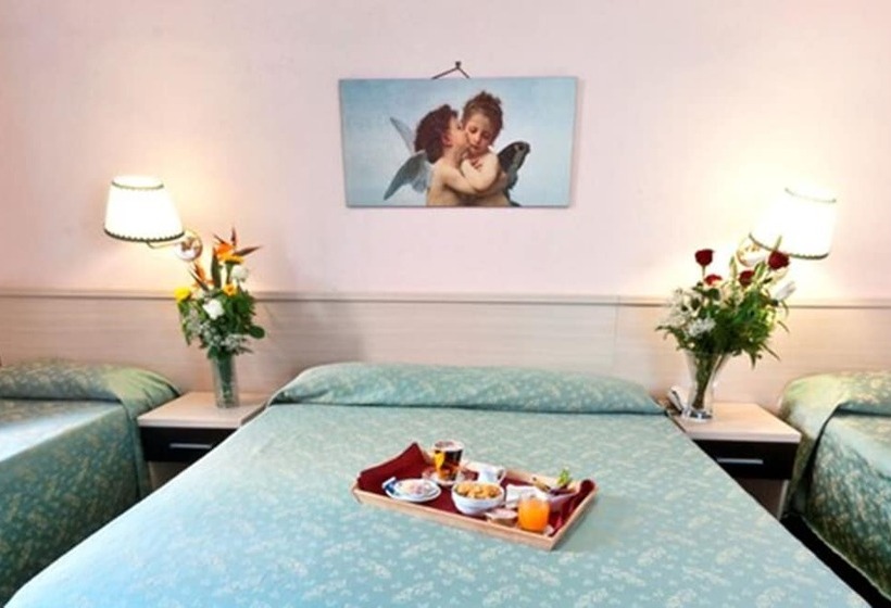 اتاق استاندارد چهار تخته, Priscilla
