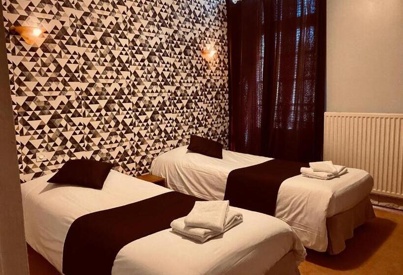 Номер Стандарт, Le Cheval Blanc