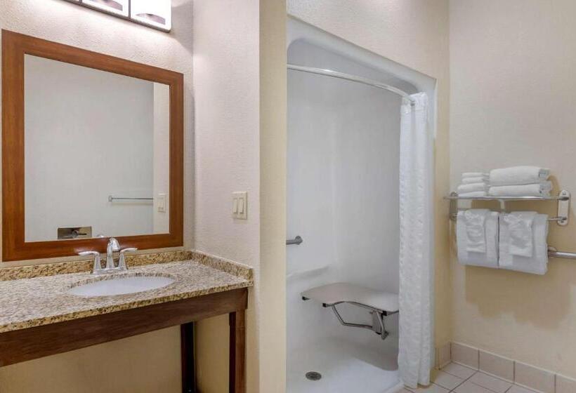 سوئیت برای معلولان, Comfort Suites Near Universal Orlando Resort