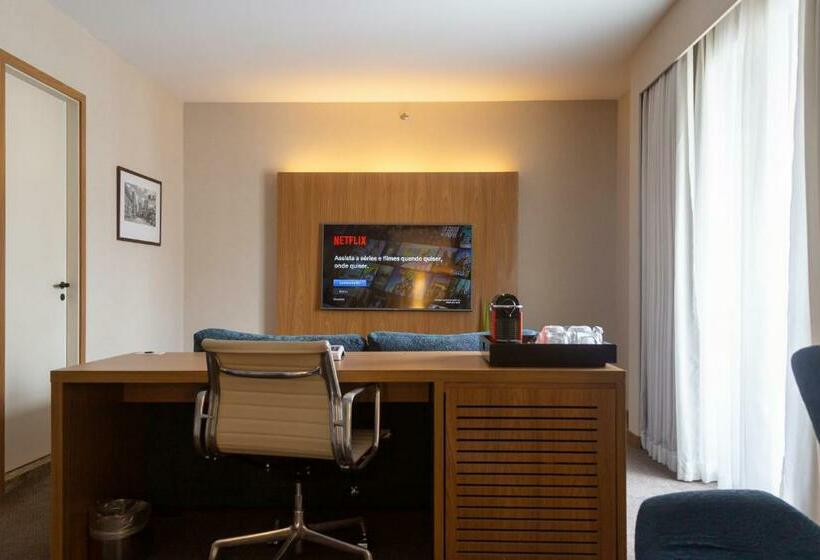 سوئیت با وان آب گرم, Radisson Blu Sao Paulo