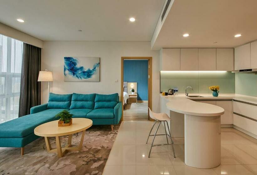 带大床的套房, Holiday Inn Express Luoyang Yichuan, An Ihg