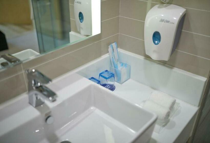 带大床的标准间, Holiday Inn Express Luoyang Yichuan, An Ihg