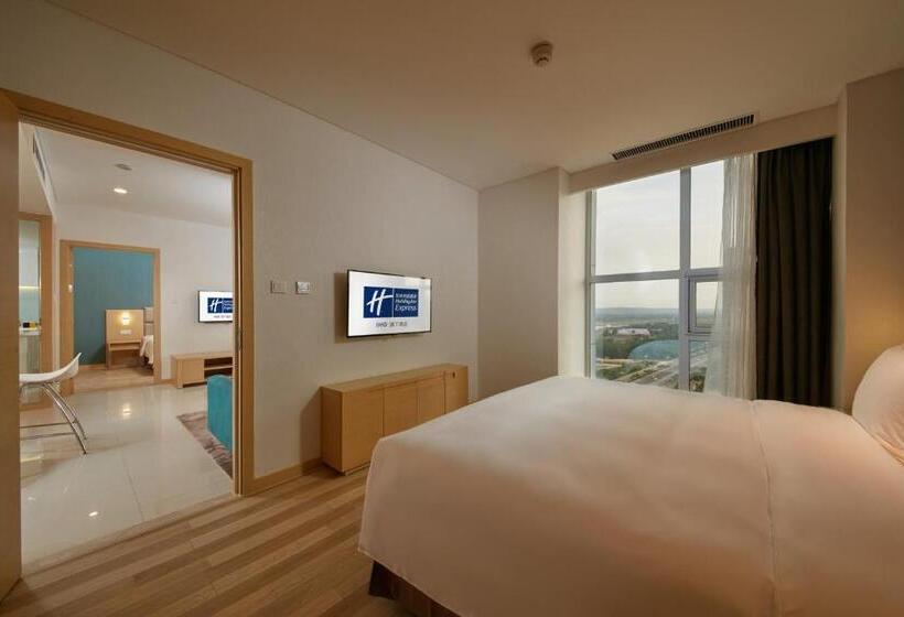 带2个卧室的套房, Holiday Inn Express Luoyang Yichuan, An Ihg