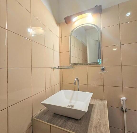Номер Deluxe, Big Bamboo Beach Resort Sipalay