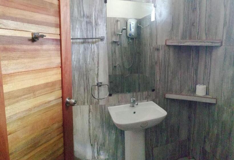 Семейный Номер Deluxe, Big Bamboo Beach Resort Sipalay