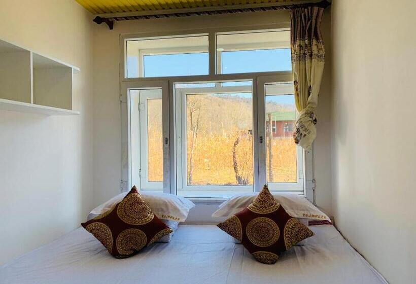Номер Стандарт, Xiaoguo Travellers  Home