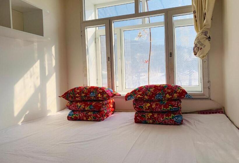 Номер Стандарт, Xiaoguo Travellers  Home