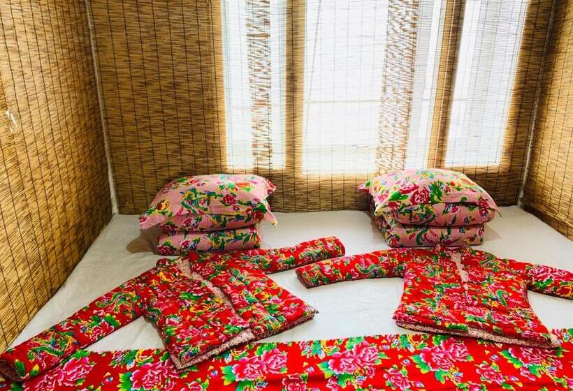 Номер Стандарт, Xiaoguo Travellers  Home