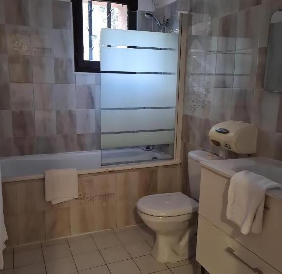 Четырехместный Номер Стандарт, Auberge La Folie