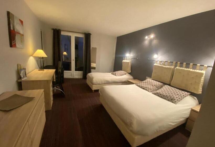 带花园景观的标准三人间, Hôtel Des Chazes