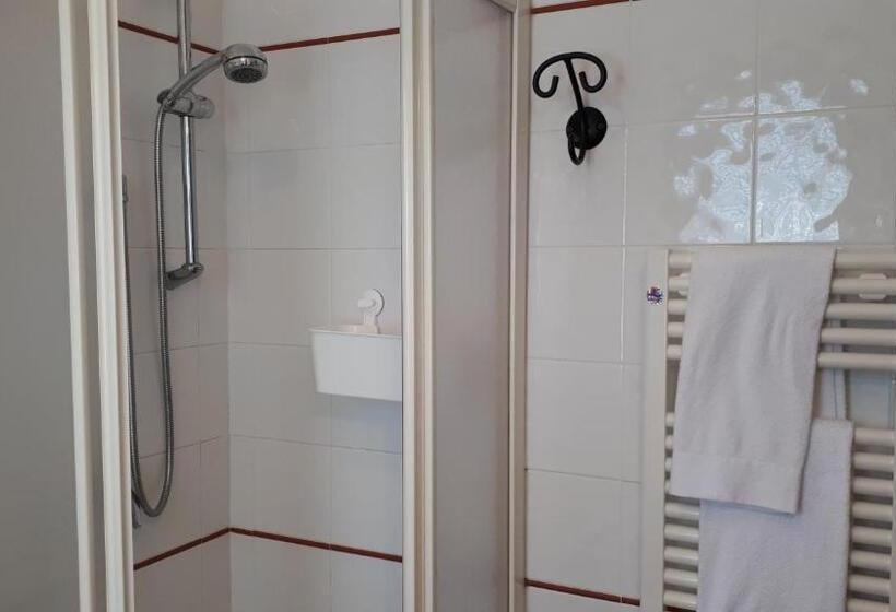 Номер Стандарт Вид на Бассейн, Agriturismo La Talpa