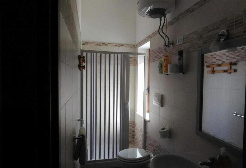 اتاق ساده سه‌ نفره, B&b Villa Venere