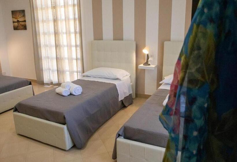 Четырехместный Номер Стандарт с Балконом, B&b Zio Luciano