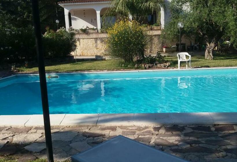 اتاق استاندارد با تخت بزرگ, La Ginestra