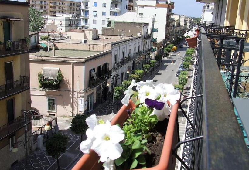 غرفة عائلية, Sanctuary Rooms