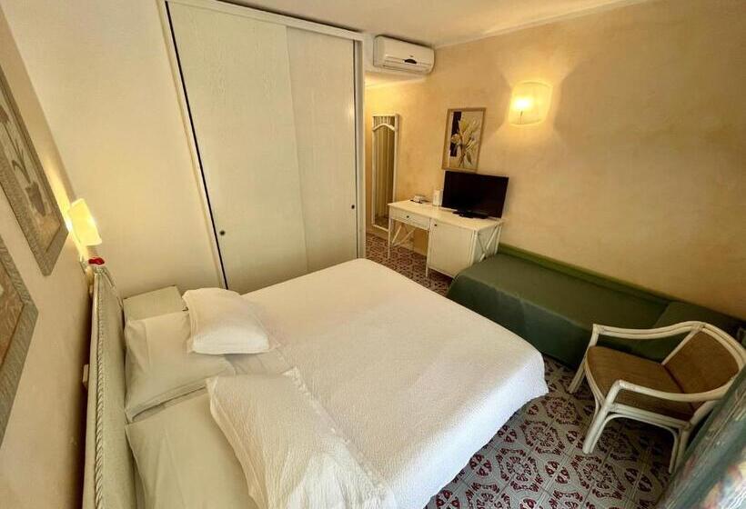 اتاق استاندارد با بالکن, Meridiana