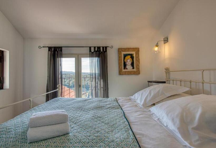 Номер Стандарт Трехместный, Hôtel Restaurant Les Remparts