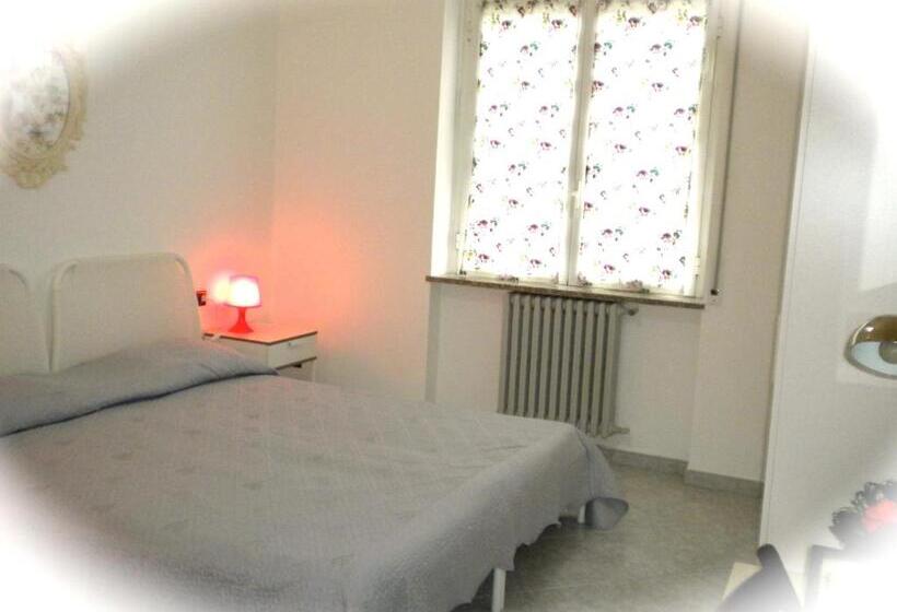 اتاق لوکس با چشم‌انداز شهر, Top Suit Uno   Guest House