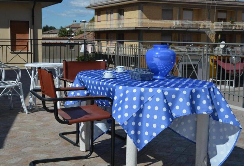 Апартаменты 2 Спальни с Террасой, B&b Aquino In Terrazza