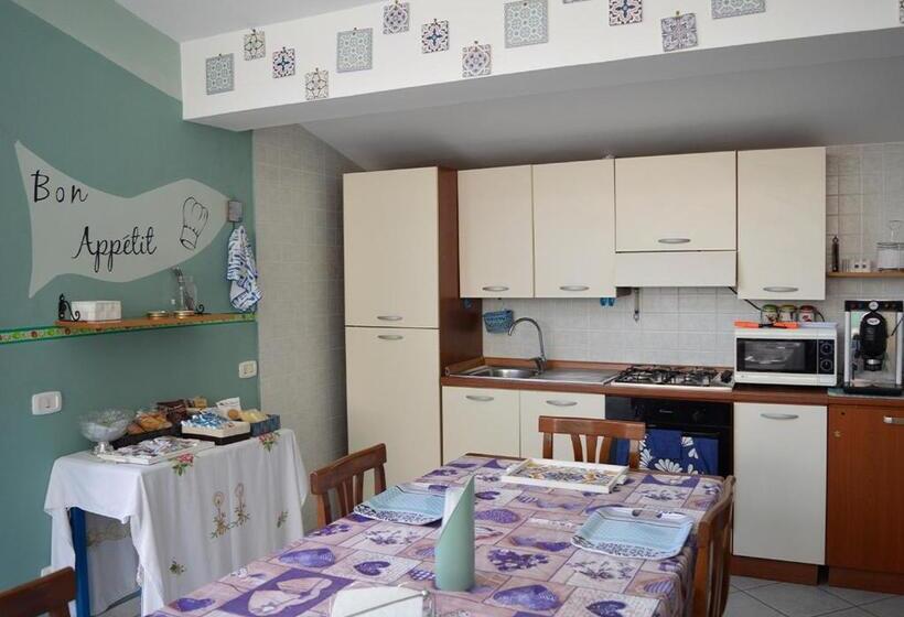 Апартаменты 2 Спальни с Террасой, B&b Aquino In Terrazza