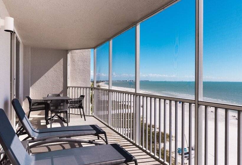 デラックススイート, Diamond Head Beach Resort