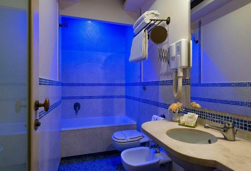 اتاق استاندارد یک نفره, Grand Hotel Europa & Restaurant