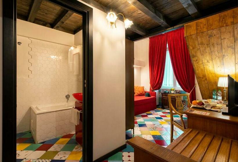 سوییت جونیور, Grand Hotel Europa & Restaurant