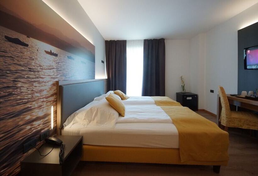 이코노미 룸, Ambassador Suite