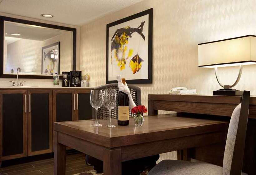 이그제큐티브 스위트, Embassy Suites  Boston Logan Airport