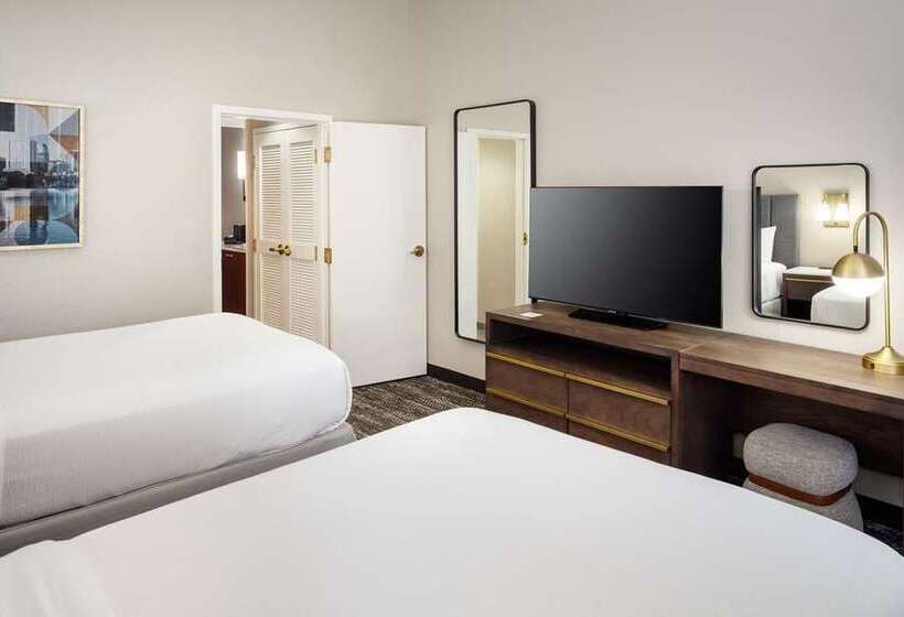 이그제큐티브 스위트, Embassy Suites  Boston Logan Airport