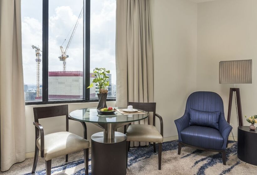 اتاق لوکس با تخت بزرگ, Emporium Suites By Chatrium
