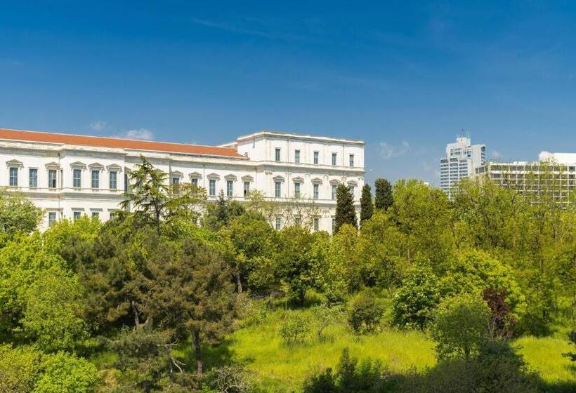 اتاق کلاب, The Ritz Carlton, Istanbul At The Bosphorus